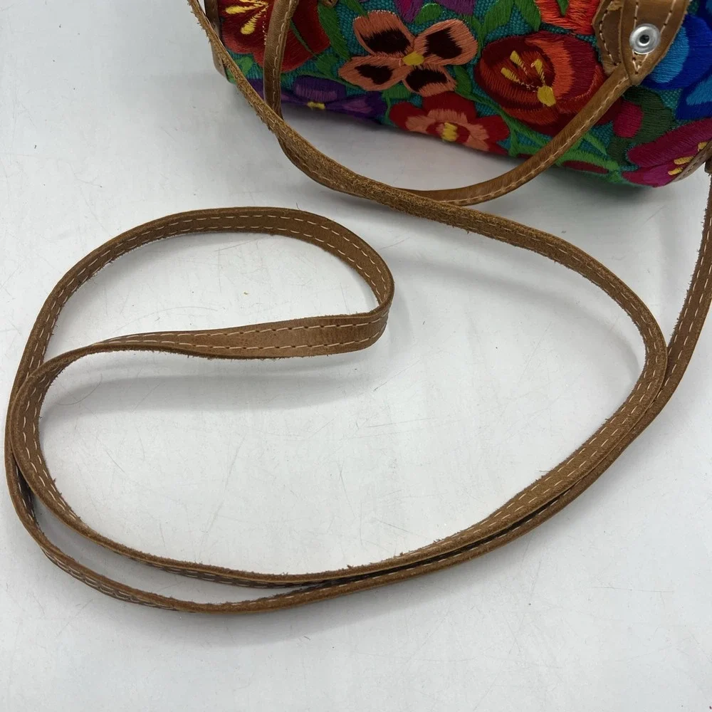 Handmade Embroidered Floral Guatemala Leather Purse Handbag‎